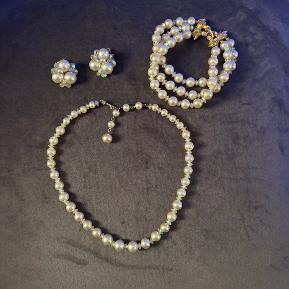 Vintage Marvella Elegant Pearl Jewelry Set 14 inch Necklace